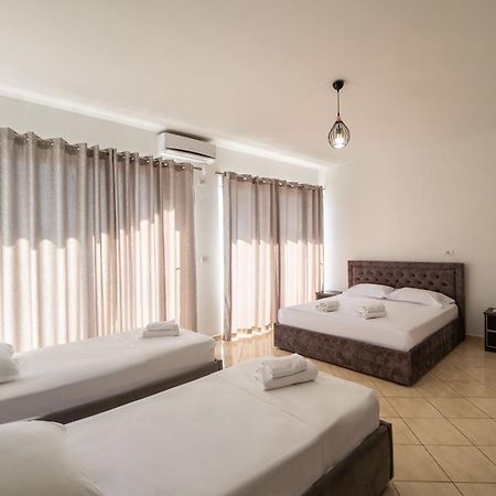 Alnes Hotel Sarande Exterior photo