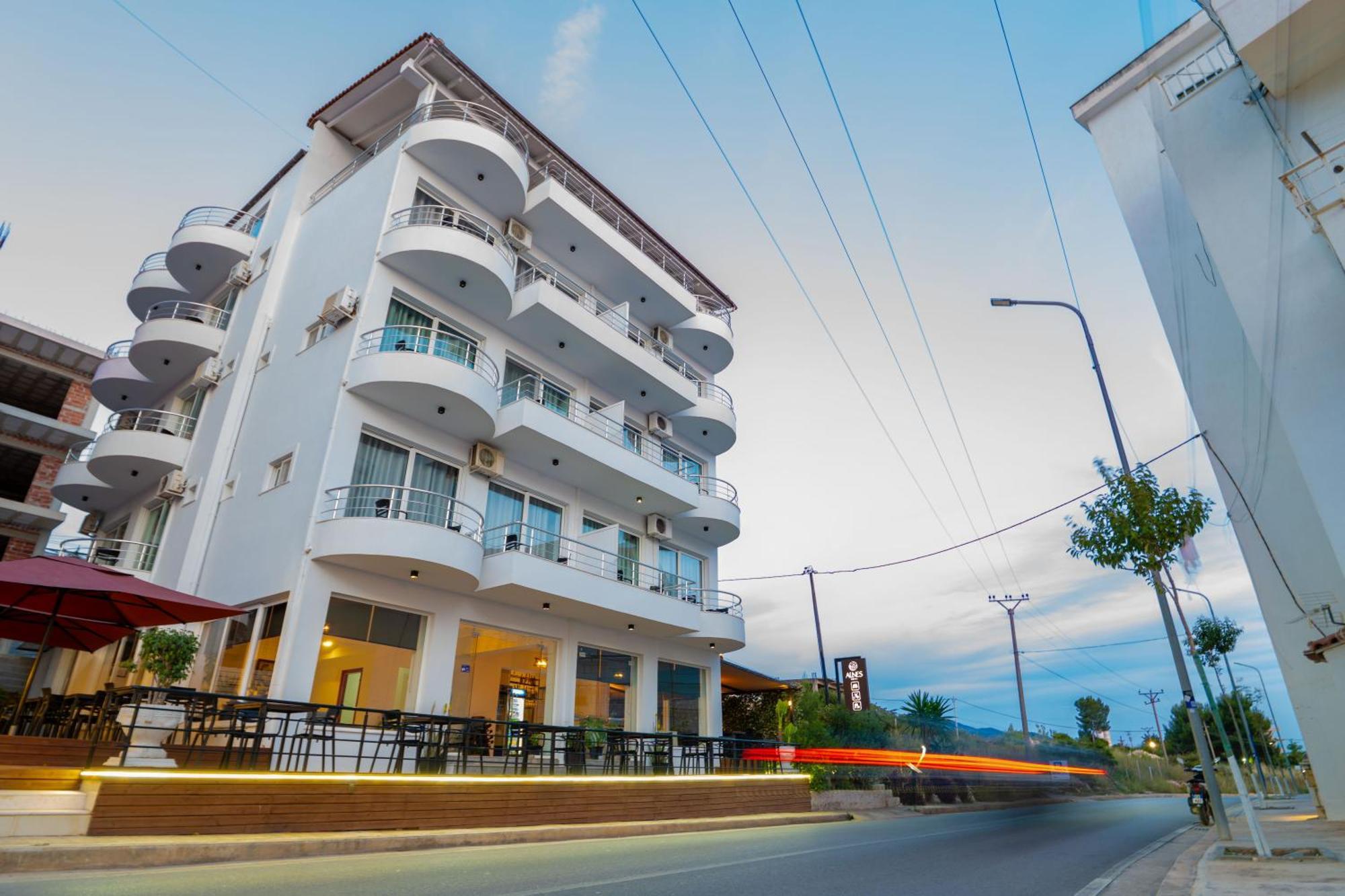 Alnes Hotel Sarande Exterior photo