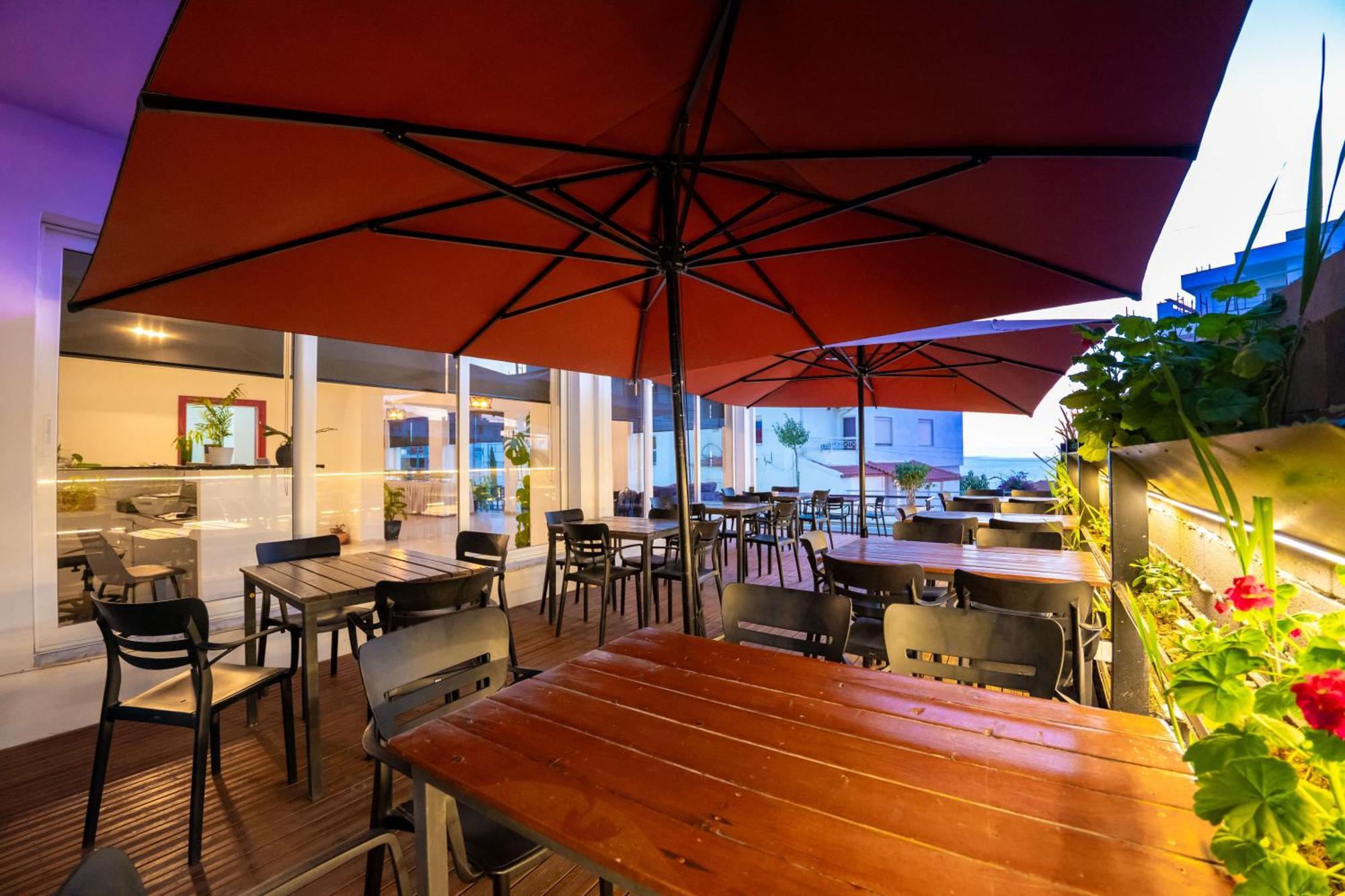 Alnes Hotel Sarande Exterior photo